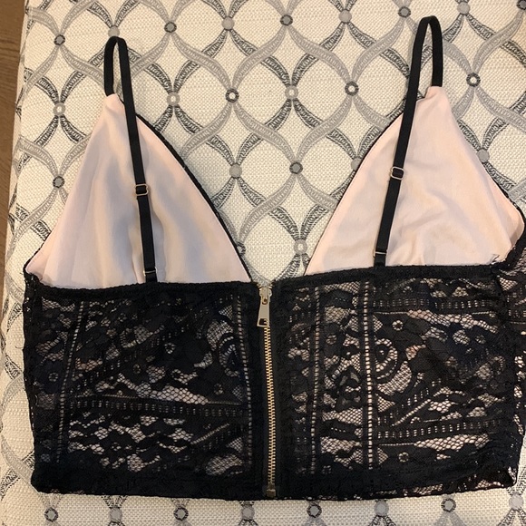 Lace bralette crop top - Picture 2 of 3